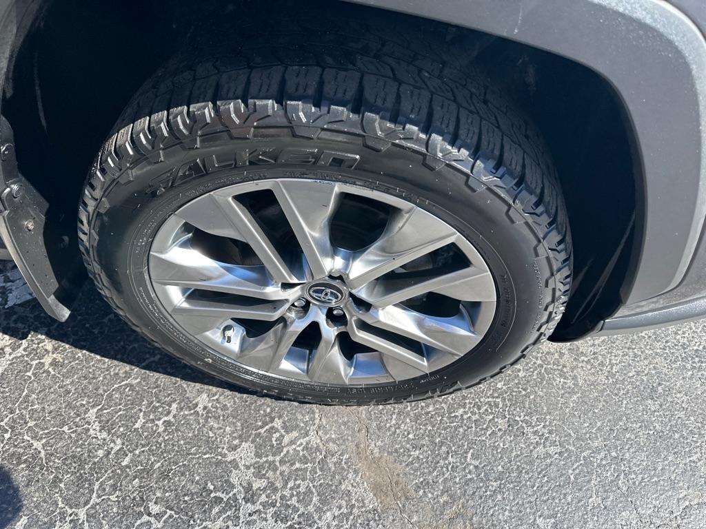 Toyota RAV4 XLE Premium AWD (Natl) 2019