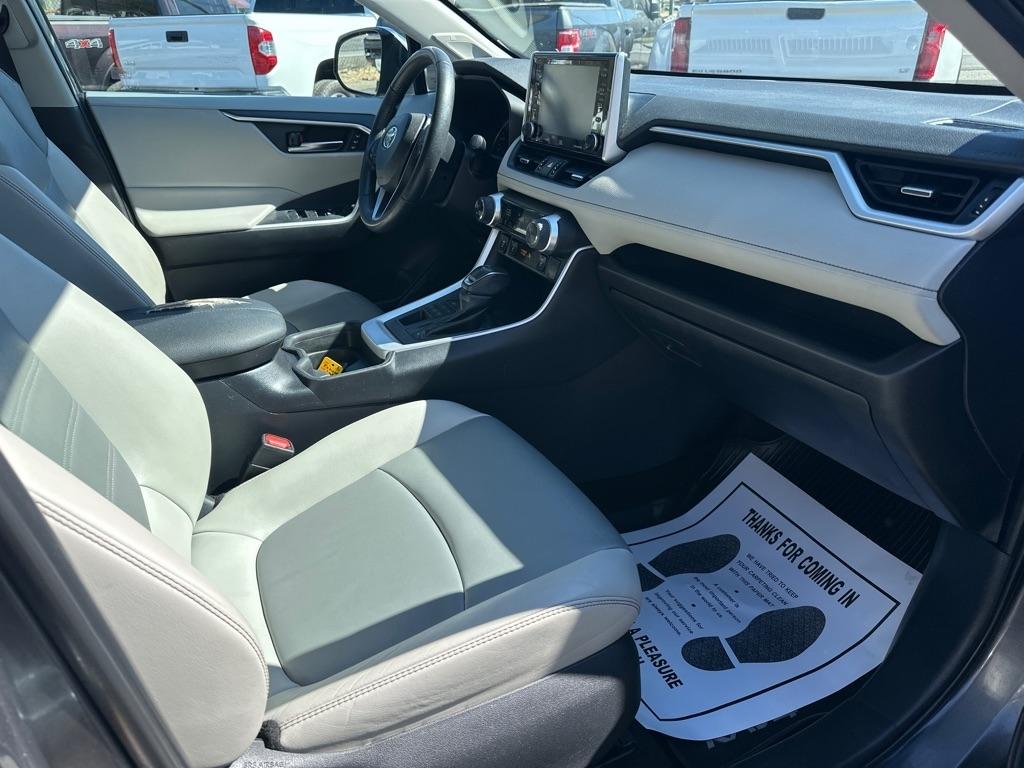 Toyota RAV4 XLE Premium AWD (Natl) 2019