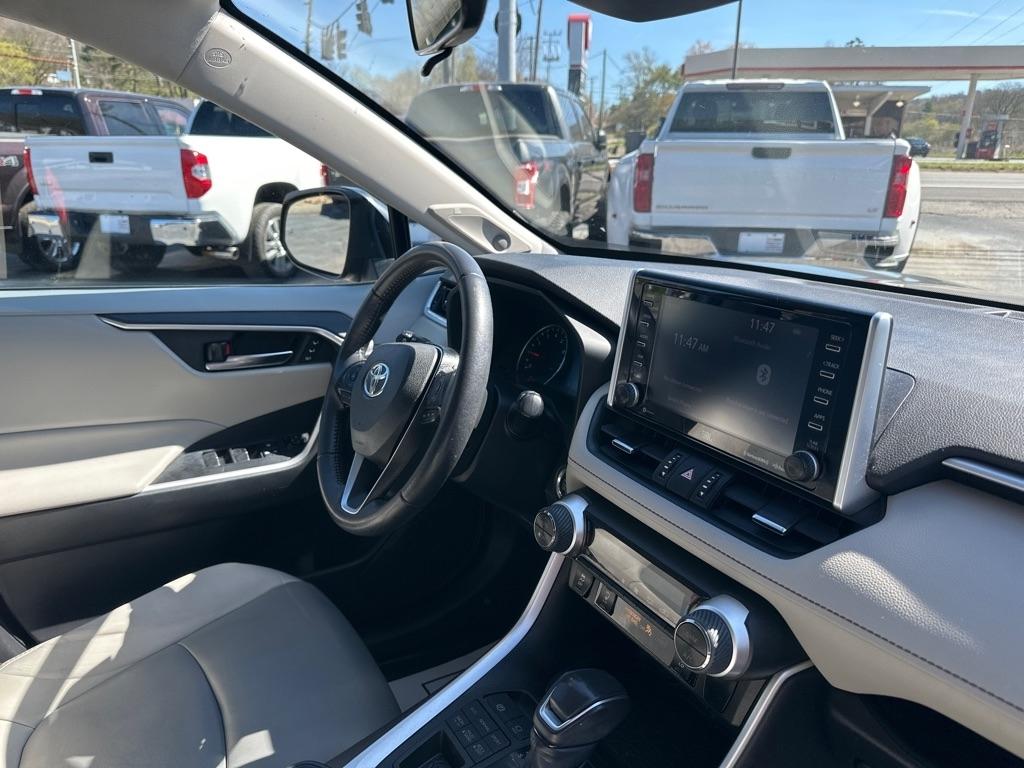 Toyota RAV4 XLE Premium AWD (Natl) 2019