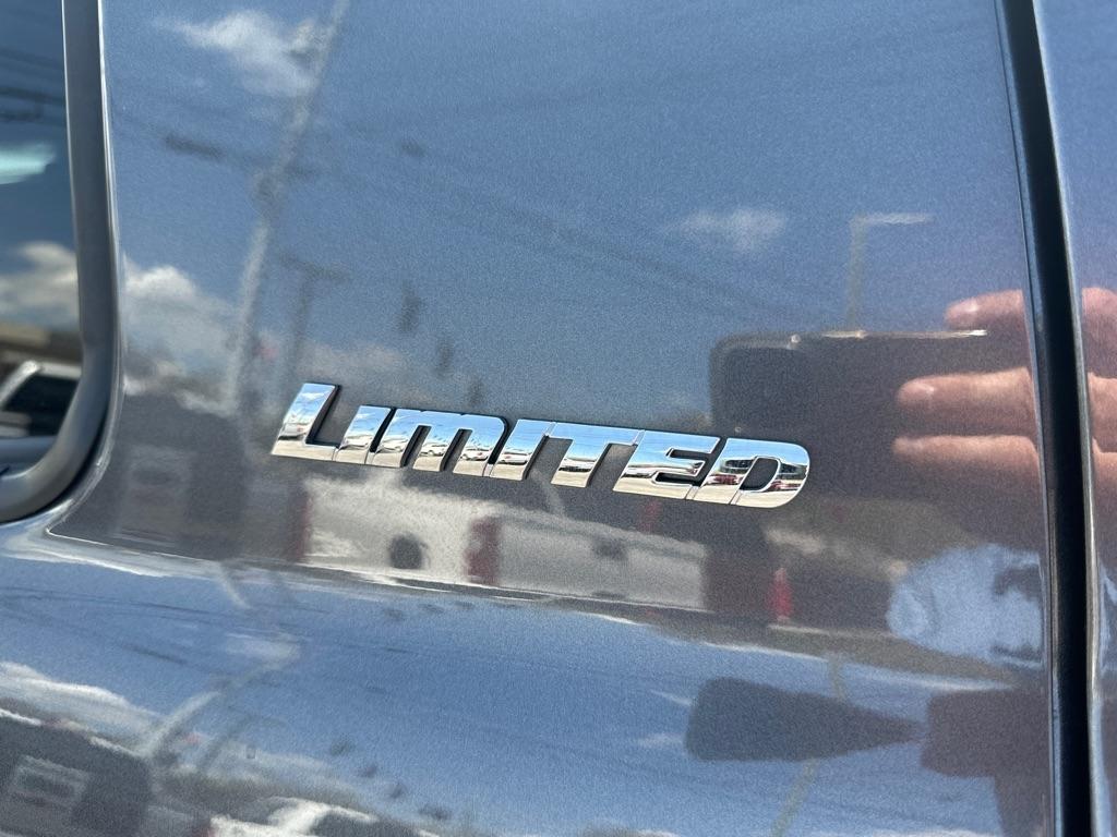 Toyota Tundra 4WD Limited Double Cab 6.5' Bed 5.7L (Natl) 2019