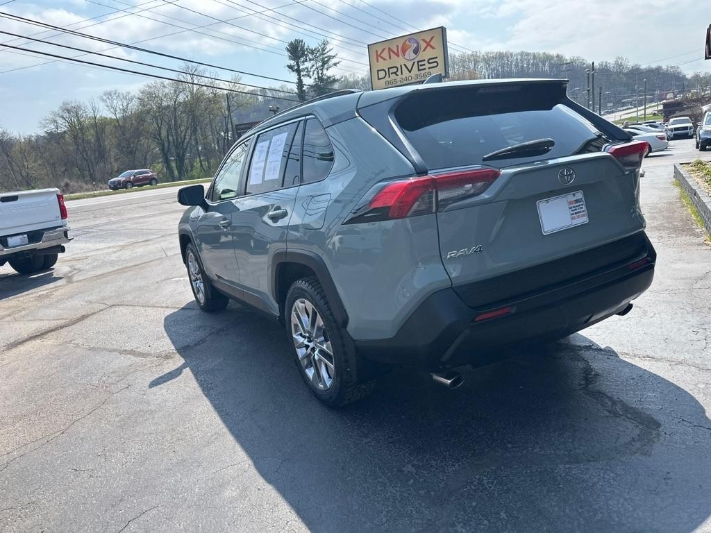 Toyota RAV4 XLE Premium AWD (Natl) 2020
