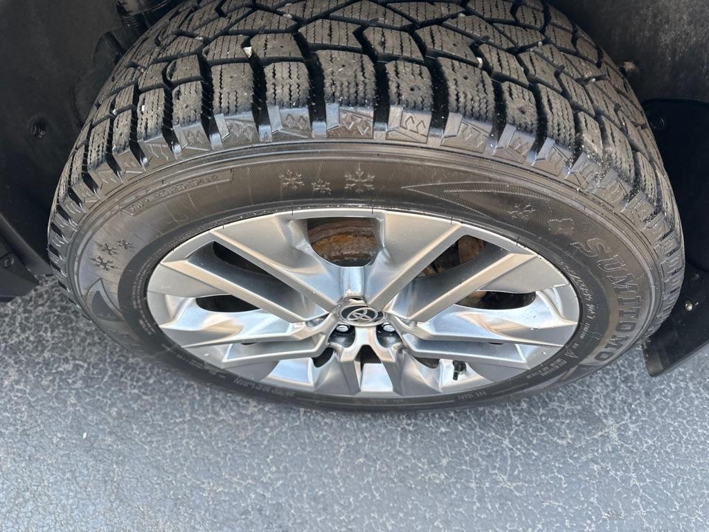 Toyota RAV4 XLE Premium AWD (Natl) 2020