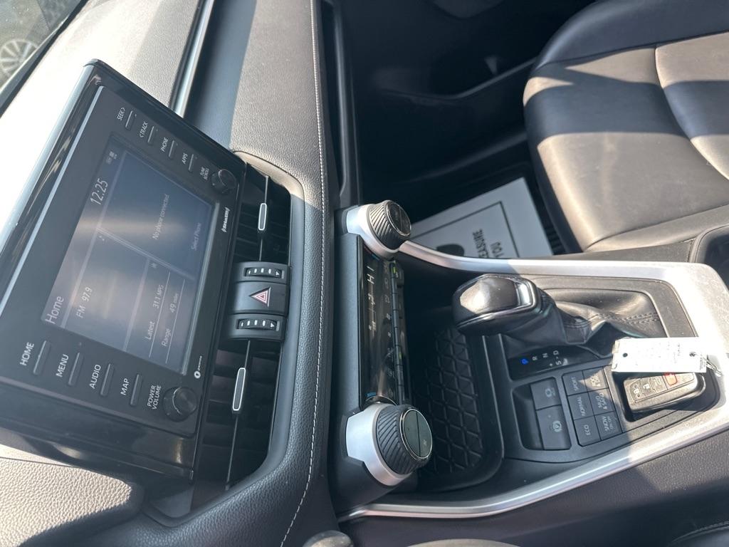 Toyota RAV4 XLE Premium AWD (Natl) 2020