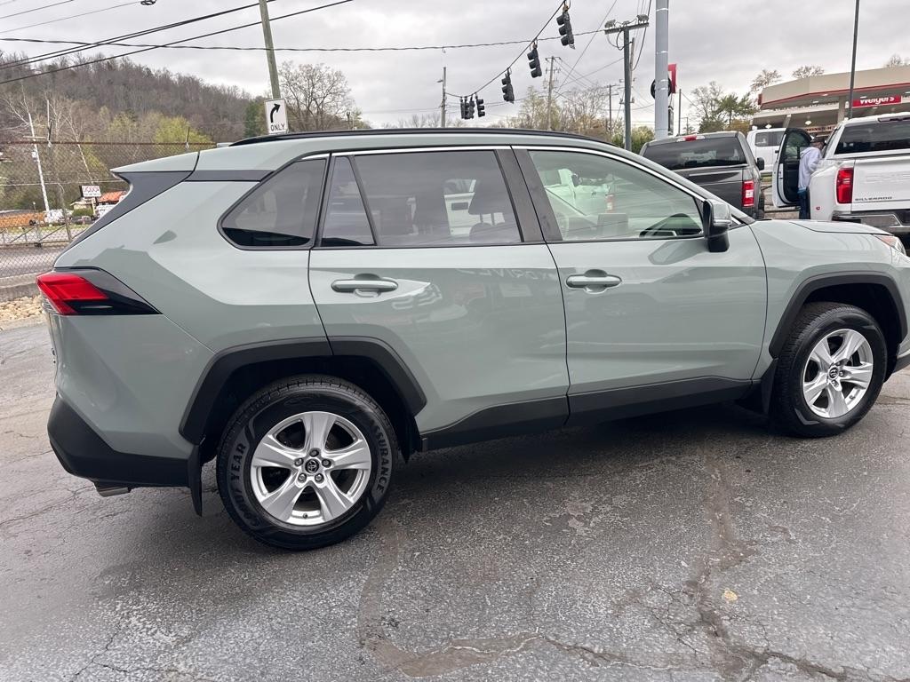 Toyota RAV4 XLE AWD (Natl) 2019