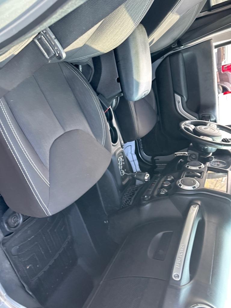 Jeep Wrangler Unlimited 4WD 4dr Sahara 2014