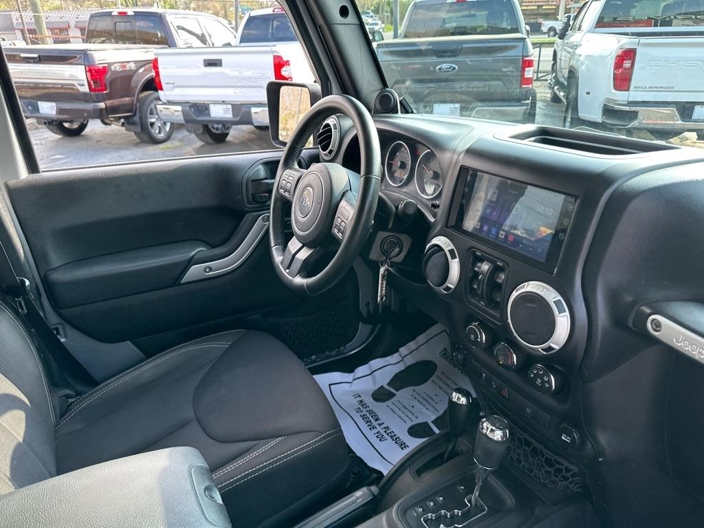 Jeep Wrangler Unlimited 4WD 4dr Sahara 2014