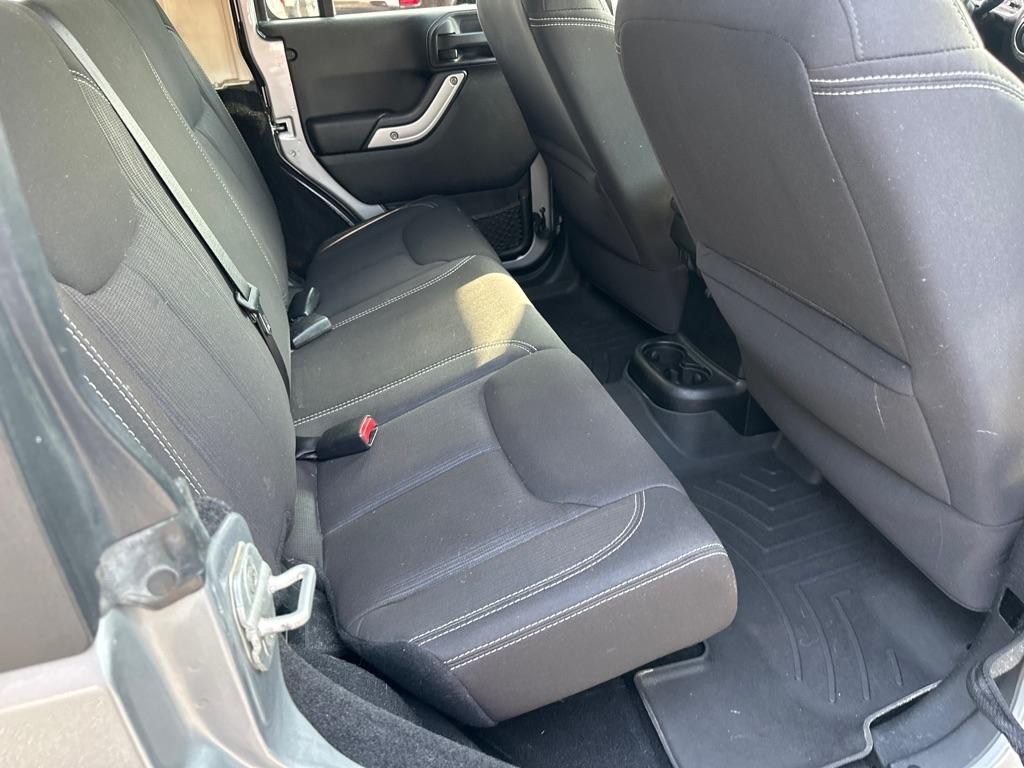 Jeep Wrangler Unlimited 4WD 4dr Sahara 2014