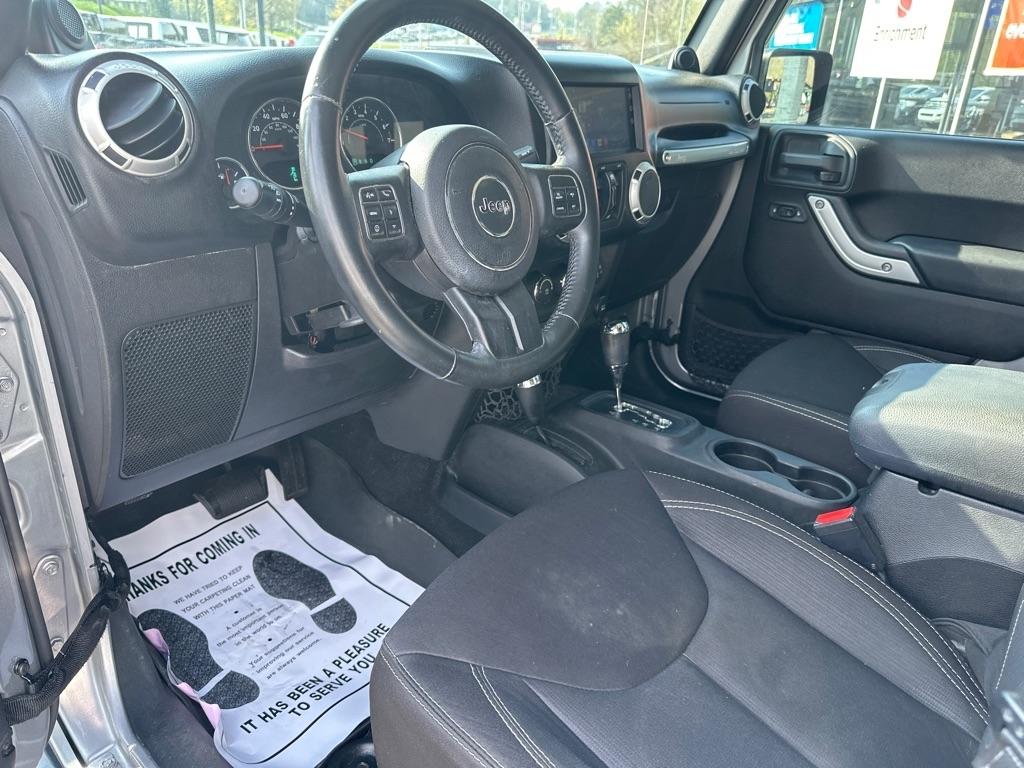 Jeep Wrangler Unlimited 4WD 4dr Sahara 2014