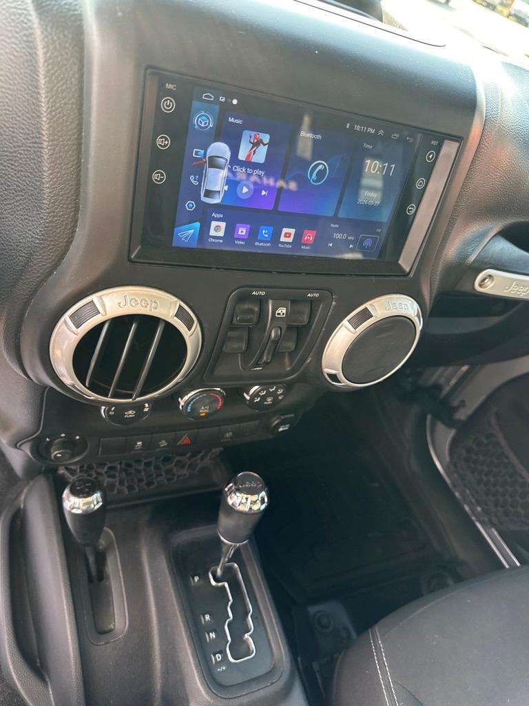 Jeep Wrangler Unlimited 4WD 4dr Sahara 2014