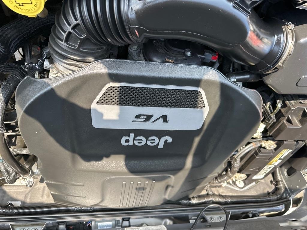 Jeep Wrangler Unlimited 4WD 4dr Sahara 2014