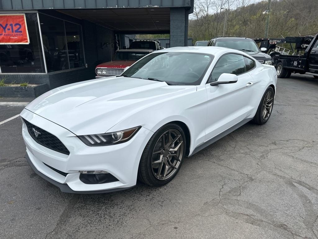 Ford Mustang EcoBoost Fastback 2017
