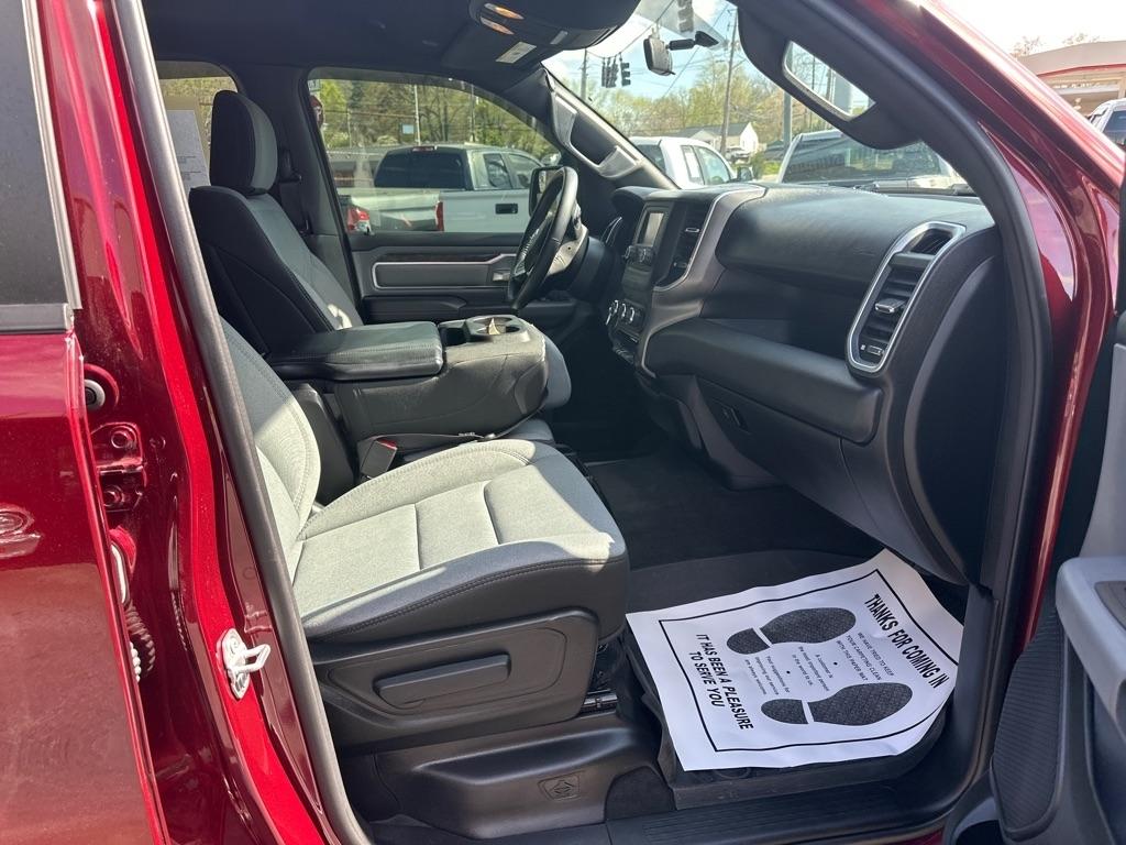 RAM 1500 Big Horn 4x4 Crew Cab 5'7" Box 2021