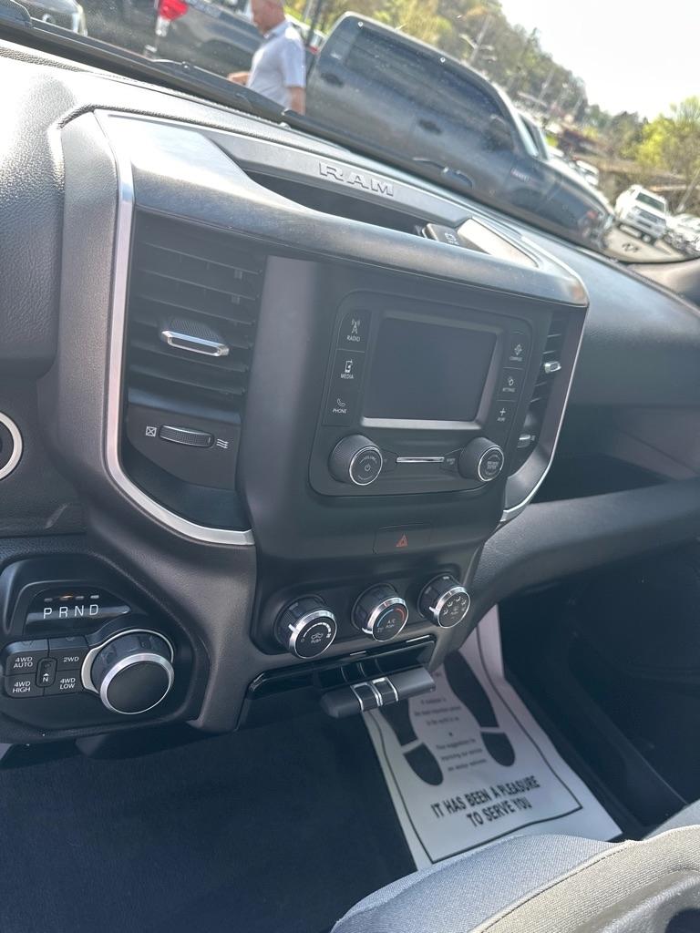 RAM 1500 Big Horn 4x4 Crew Cab 5'7" Box 2021