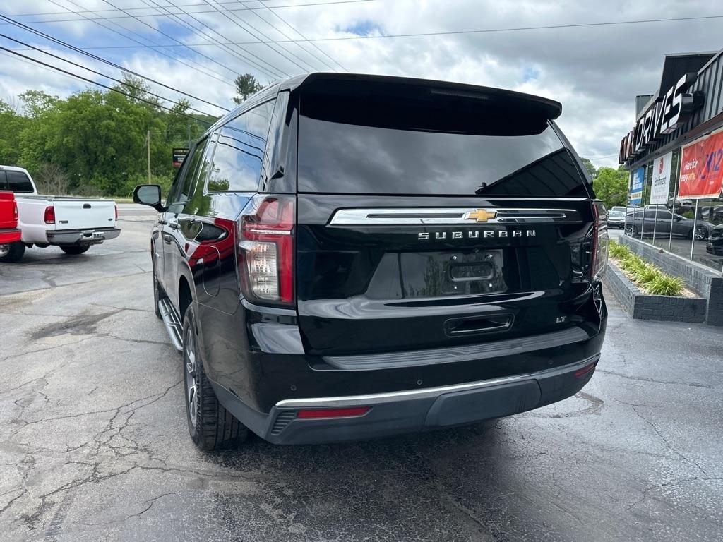 Chevrolet Suburban 4WD 4dr LT 2021