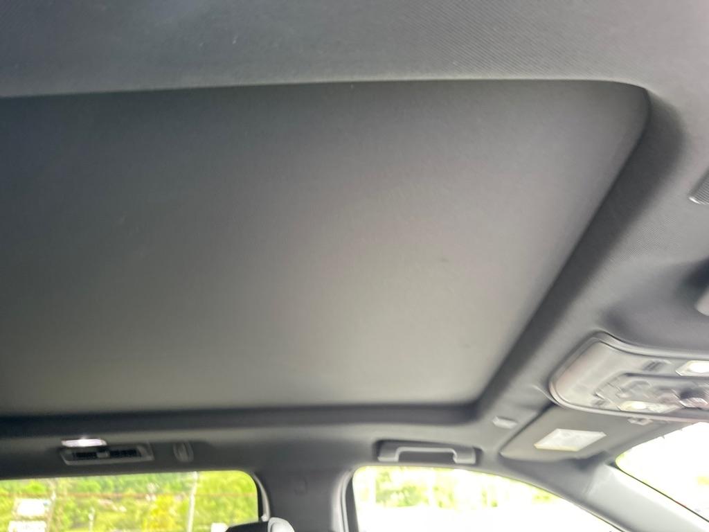 Chevrolet Suburban 4WD 4dr LT 2021
