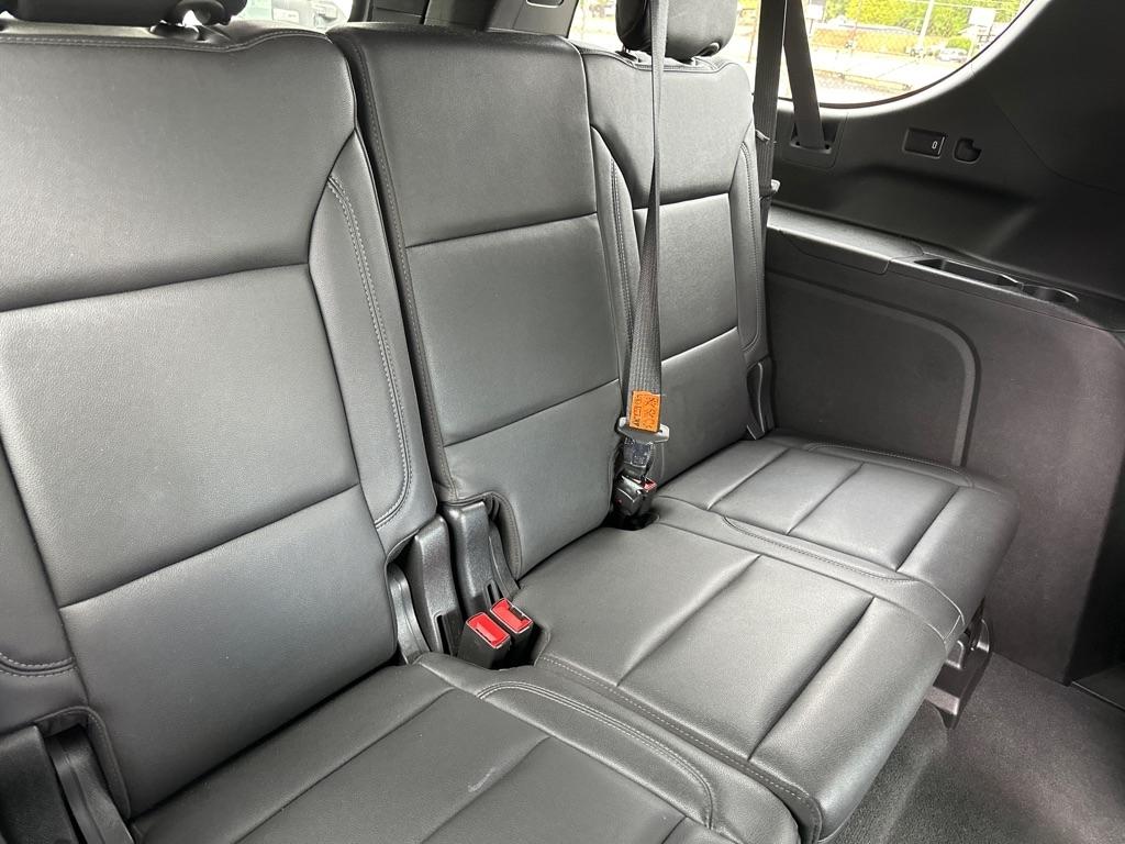 Chevrolet Suburban 4WD 4dr LT 2021