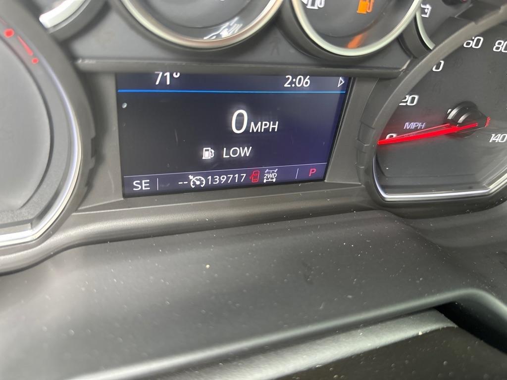 Chevrolet Suburban 4WD 4dr LT 2021
