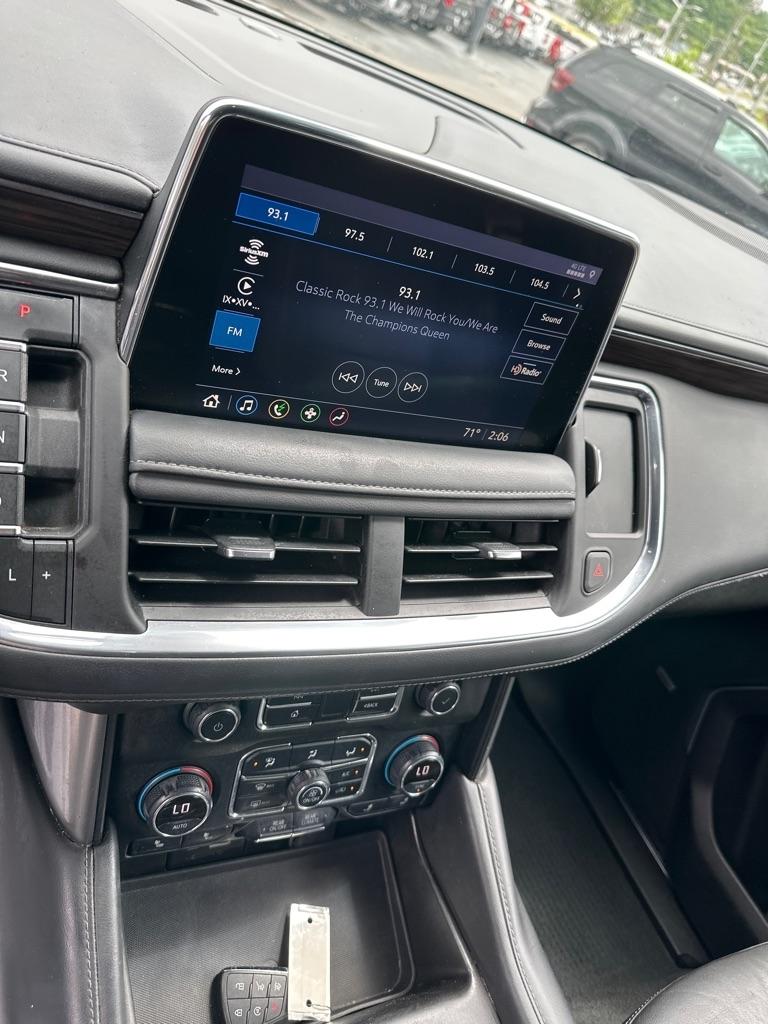 Chevrolet Suburban 4WD 4dr LT 2021