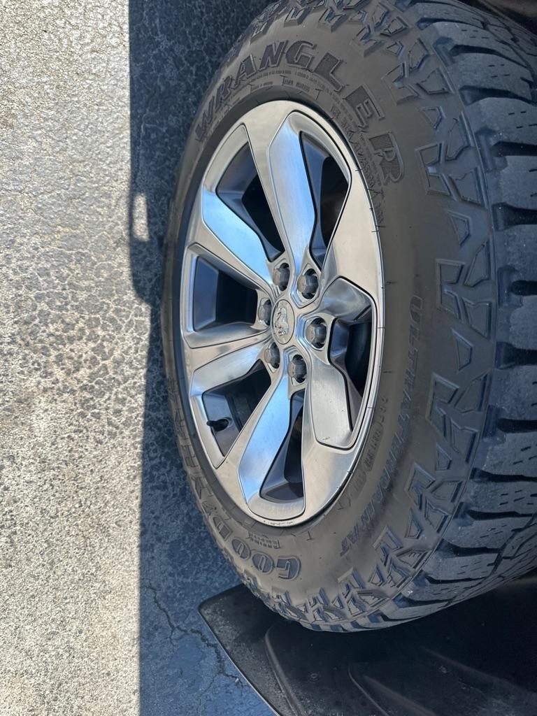 RAM 1500 Big Horn/Lone Star 4x4 Crew Cab 5'7" Box 2019