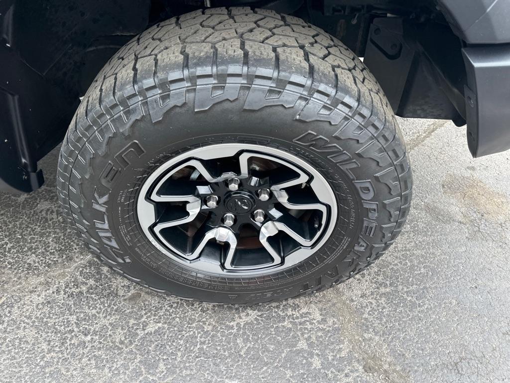 RAM 1500 4WD Crew Cab 140.5" Rebel 2016