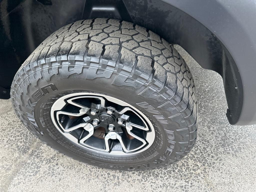 RAM 1500 4WD Crew Cab 140.5" Rebel 2016