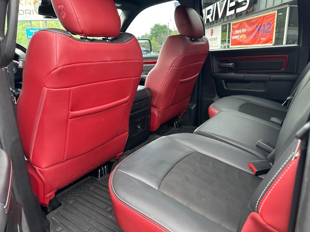 RAM 1500 4WD Crew Cab 140.5" Rebel 2016