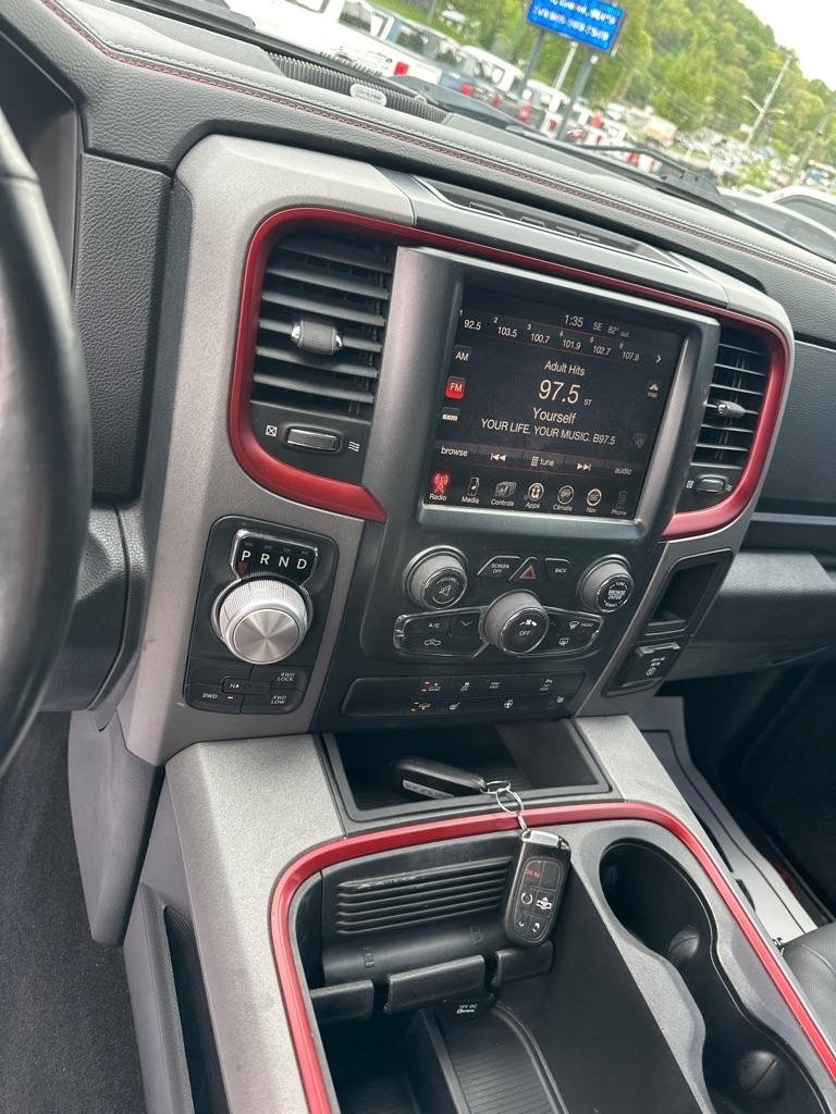 RAM 1500 4WD Crew Cab 140.5" Rebel 2016