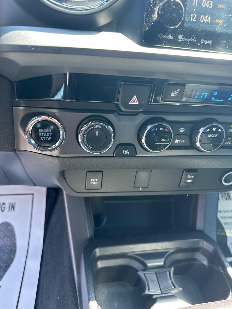 Toyota Tacoma 4WD Double Cab LB V6 AT TRD Off Road (Natl) 2016