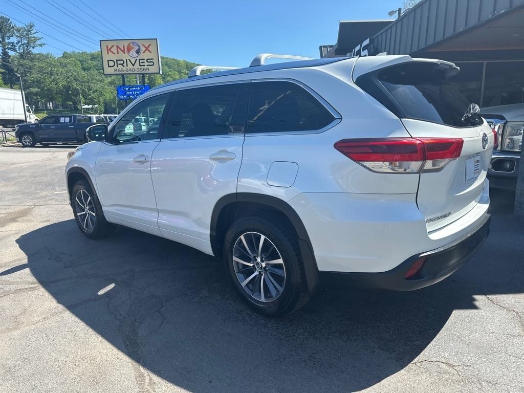 Toyota Highlander XLE V6 AWD (Natl) 2017