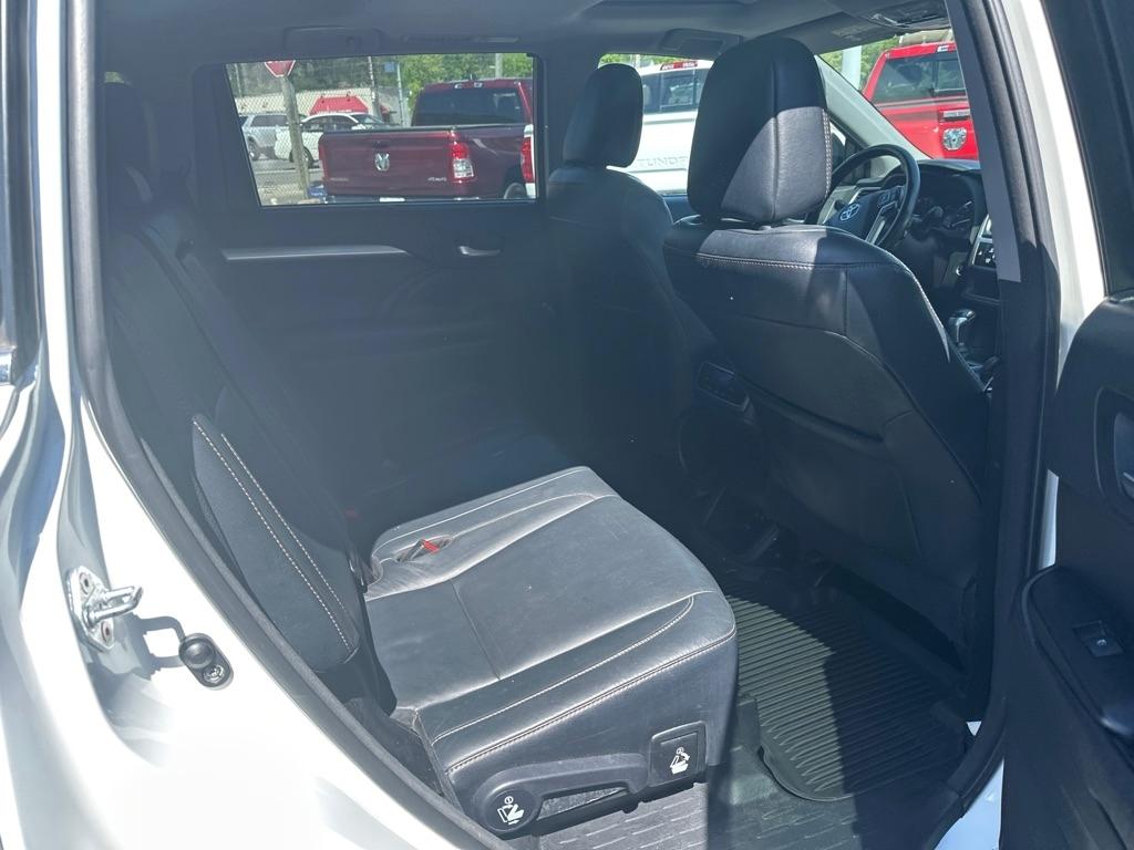 Toyota Highlander XLE V6 AWD (Natl) 2017