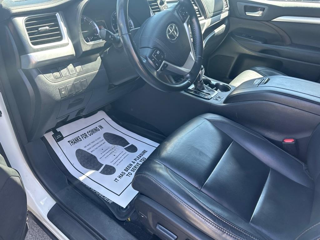 Toyota Highlander XLE V6 AWD (Natl) 2017