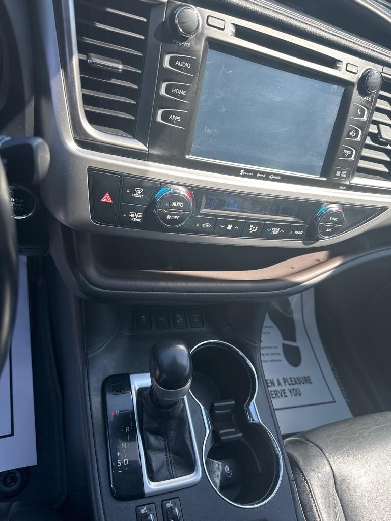 Toyota Highlander XLE V6 AWD (Natl) 2017