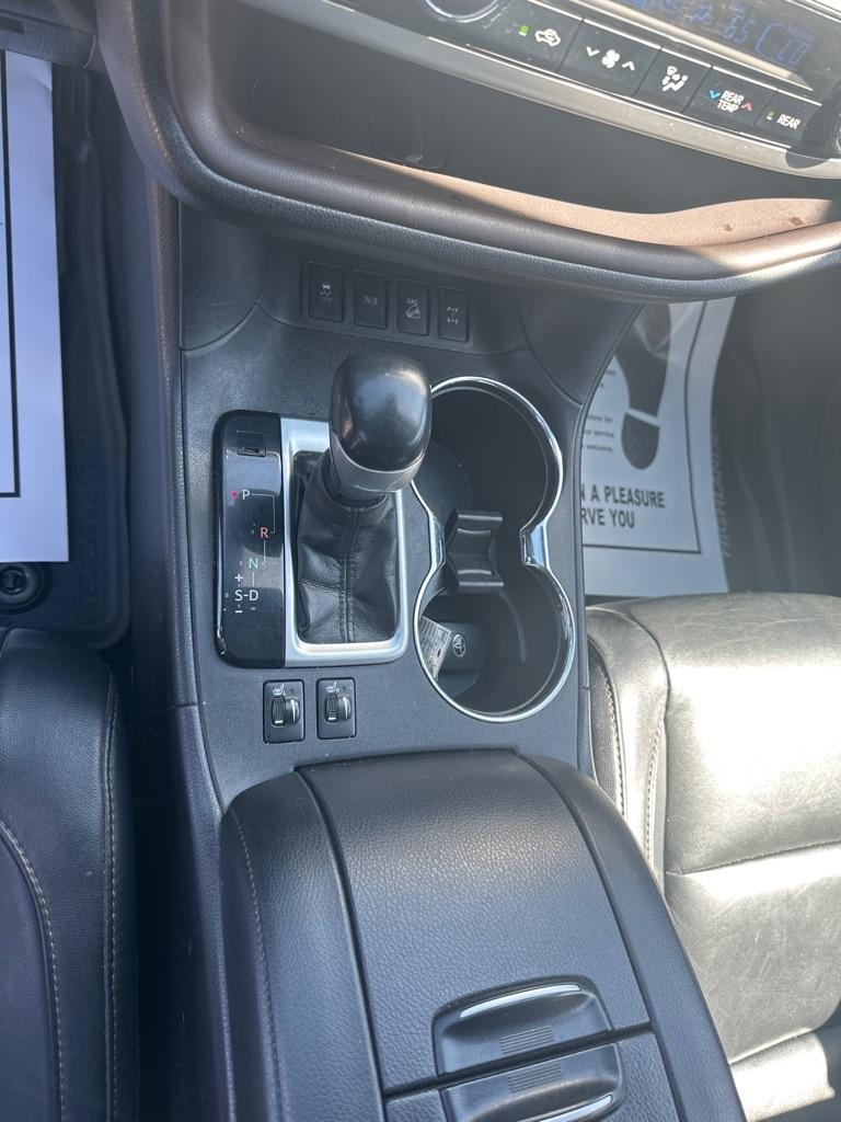 Toyota Highlander XLE V6 AWD (Natl) 2017