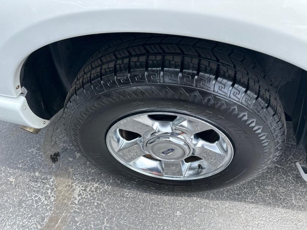 Ford Explorer Sport Trac 4dr 126" WB XLT Premium 2005
