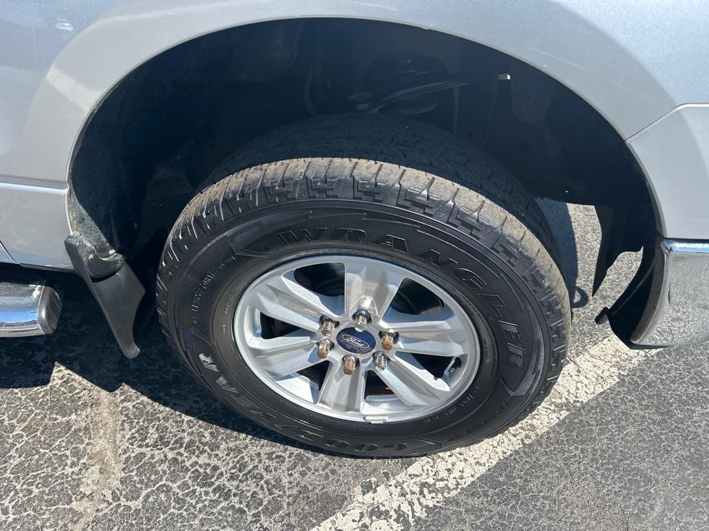 Ford F-150 4WD SuperCrew 145" Platinum 2011