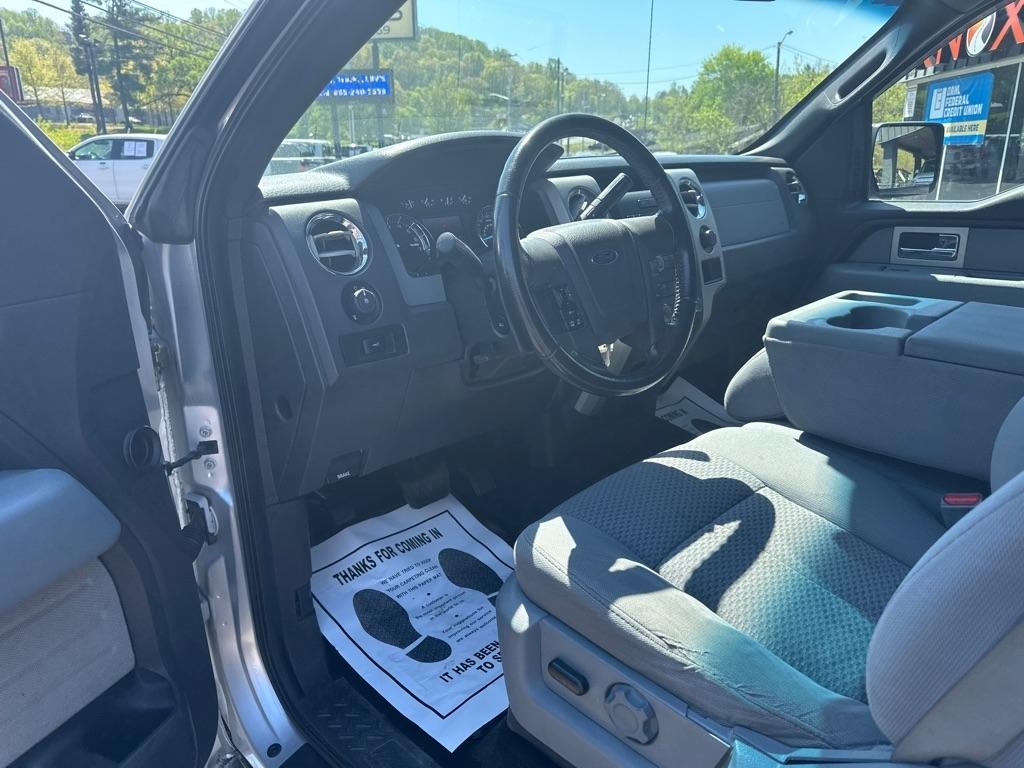 Ford F-150 4WD SuperCrew 145" Platinum 2011