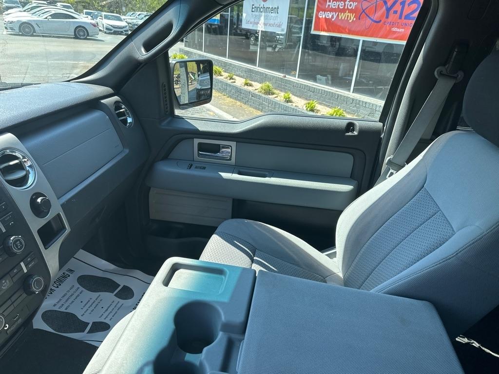 Ford F-150 4WD SuperCrew 145" Platinum 2011