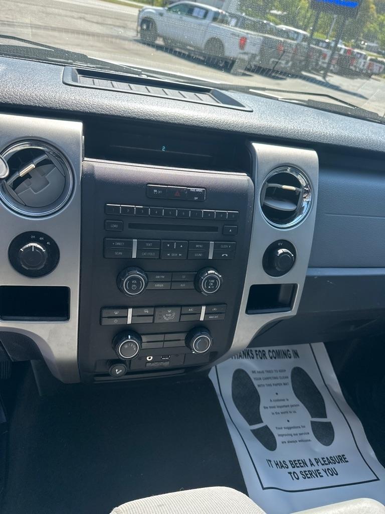 Ford F-150 4WD SuperCrew 145" Platinum 2011