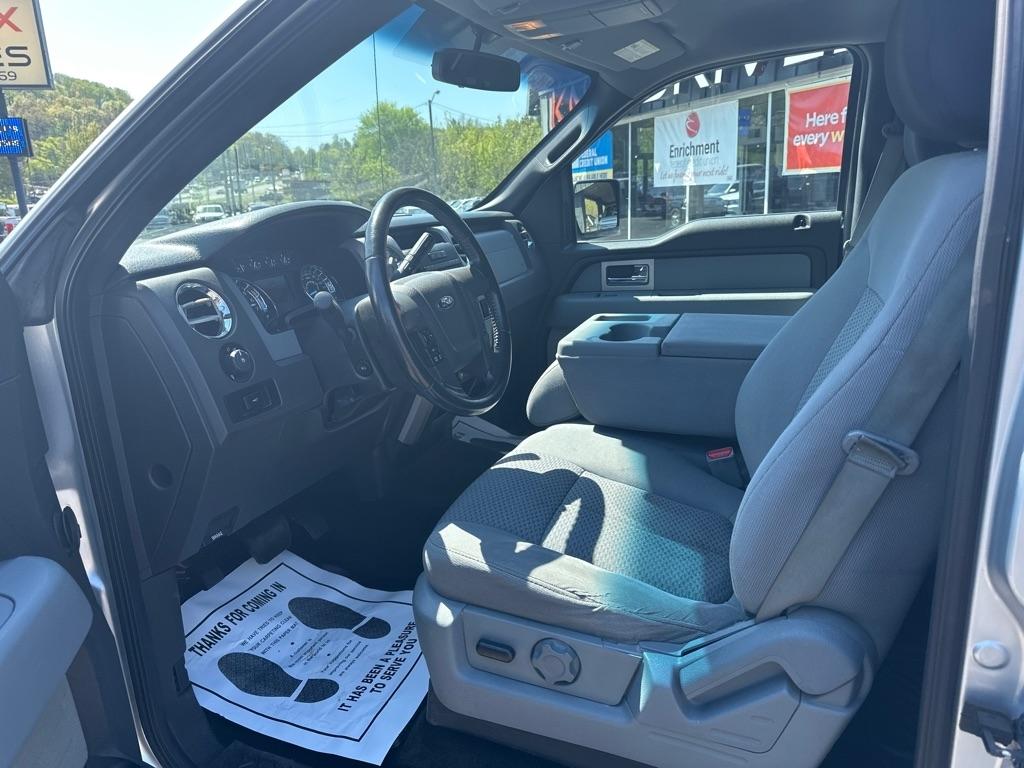 Ford F-150 4WD SuperCrew 145" Platinum 2011