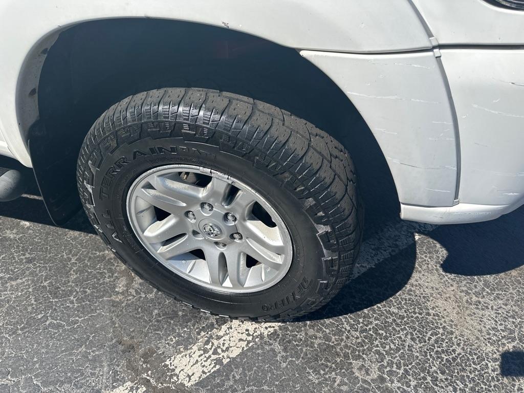 Toyota Tundra DoubleCab V8 SR5 4WD (Natl) 2005