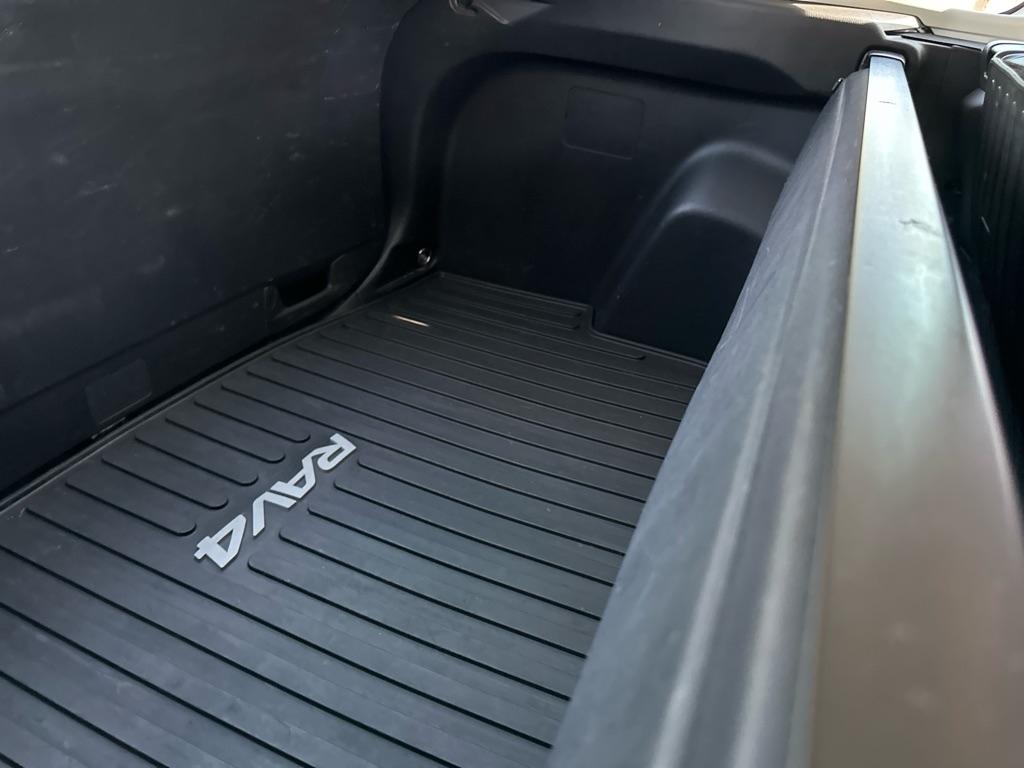 Toyota RAV4 Adventure AWD (Natl) 2019