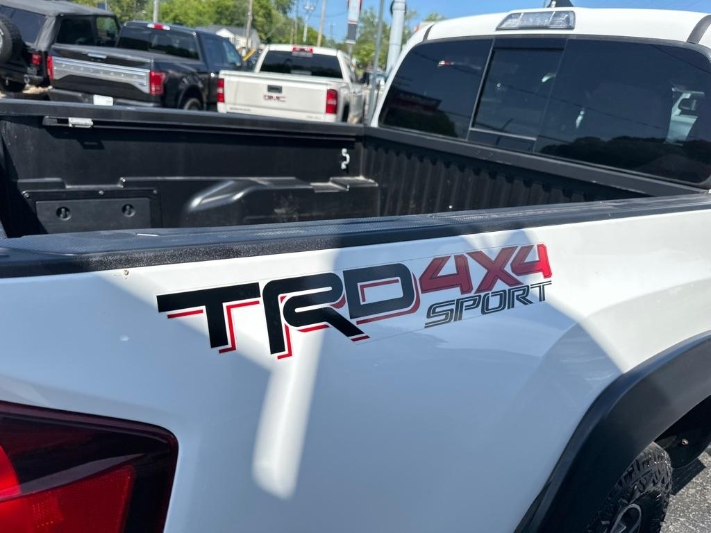 Toyota Tacoma TRD Off Road Double Cab 5' Bed V6 4x4 MT (Natl) 2018