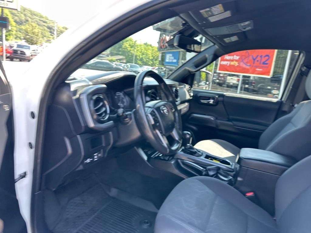 Toyota Tacoma TRD Off Road Double Cab 5' Bed V6 4x4 MT (Natl) 2018