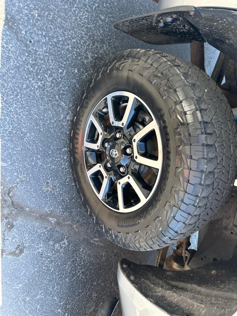 Toyota Tundra 4WD 1794 Edition CrewMax 5.5' Bed 5.7L (Natl) 2018