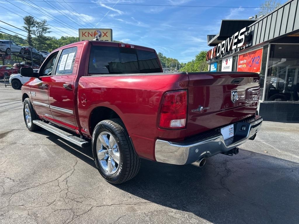 RAM 1500 4WD Crew Cab 140.5" Lone Star 2015