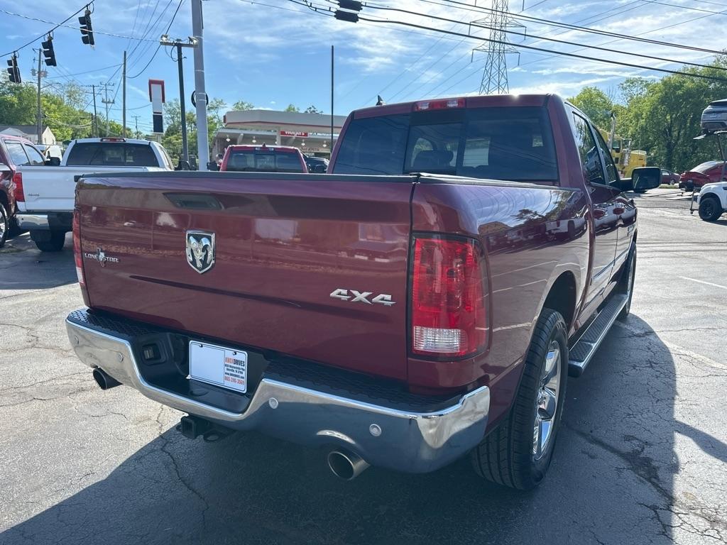 RAM 1500 4WD Crew Cab 140.5" Lone Star 2015