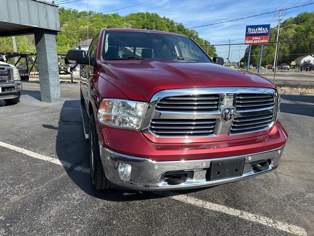 RAM 1500 4WD Crew Cab 140.5" Lone Star 2015