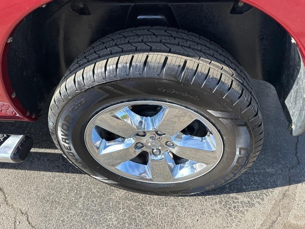 RAM 1500 4WD Crew Cab 140.5" Lone Star 2015