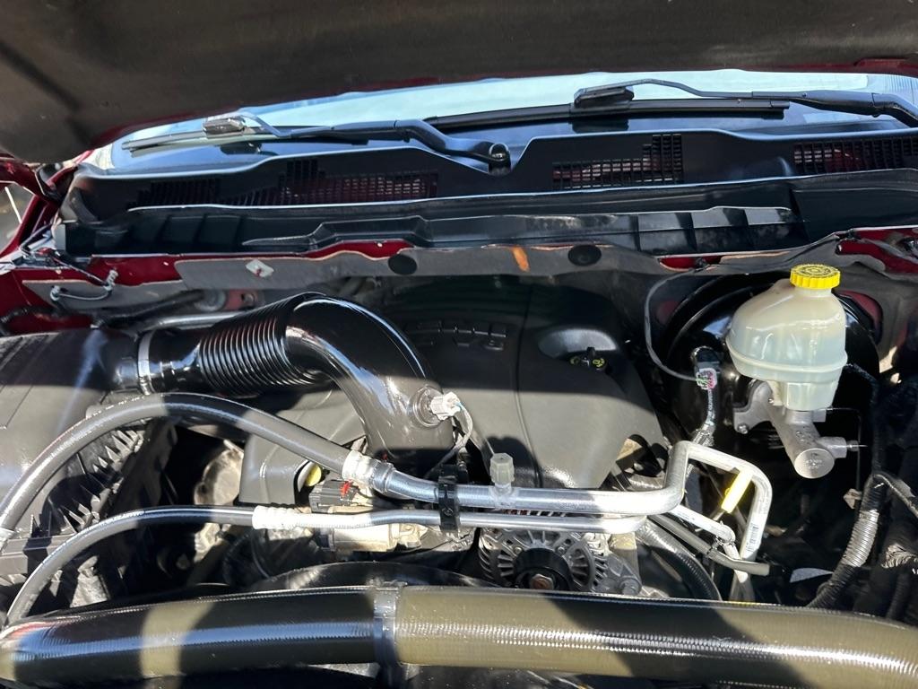 RAM 1500 4WD Crew Cab 140.5" Lone Star 2015