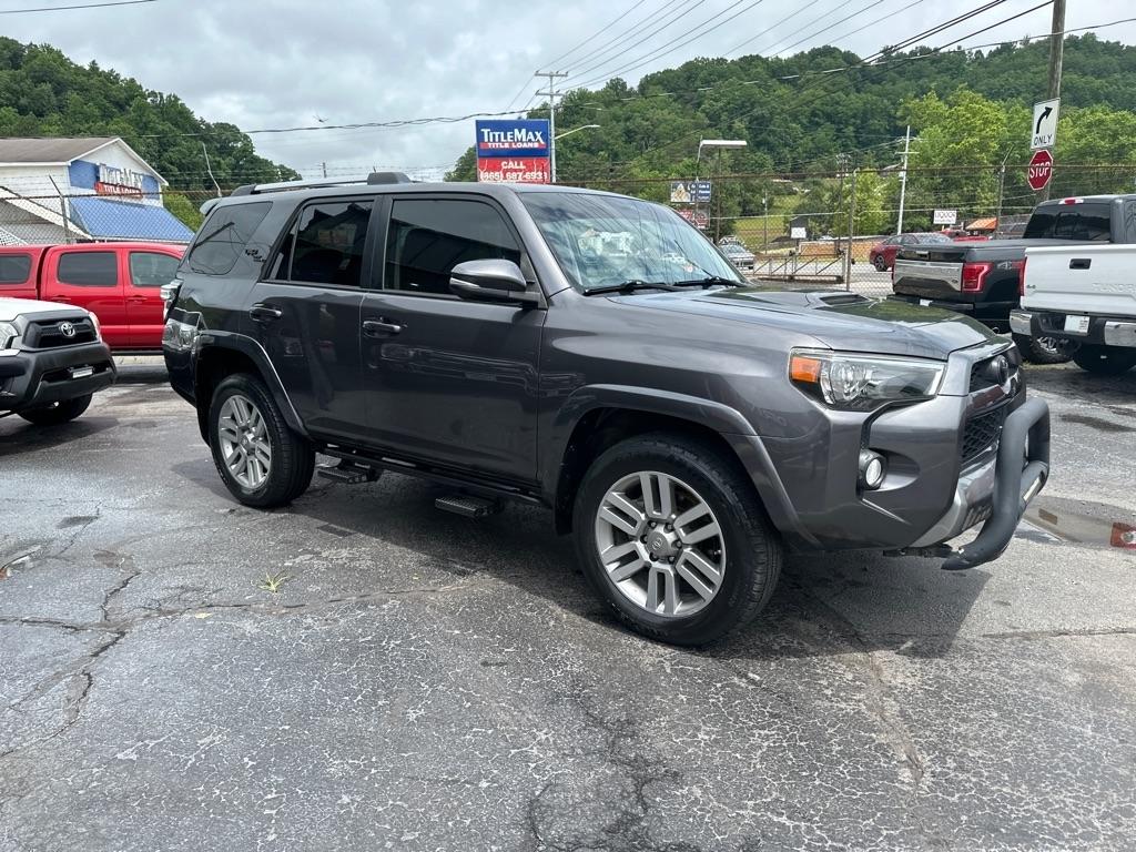 Toyota 4Runner TRD Off Road Premium 4WD (Natl) 2018